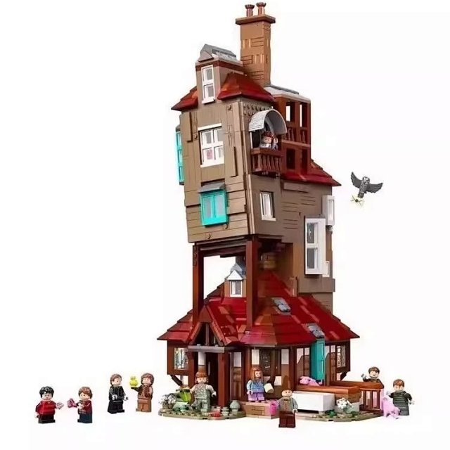 Building block toy compatible with the LEGO Harry Potter The Burrow Collector's Edition set.: seller detail photo 5