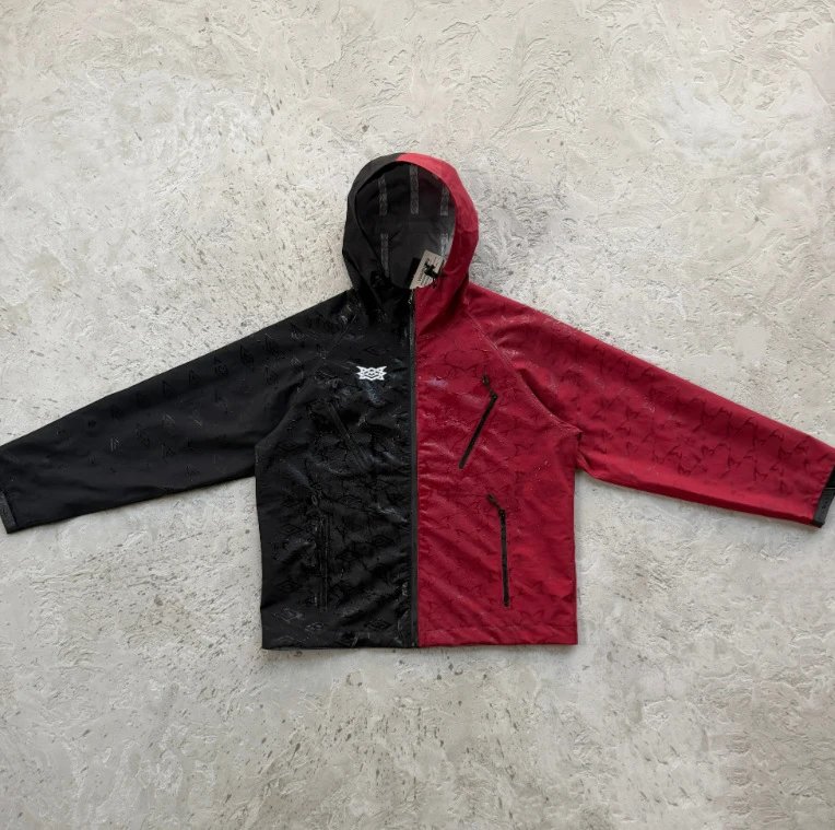 MUTA Jackets Hooded zip-up shell jacket with multiple zip pockets — Color-blocked red and black