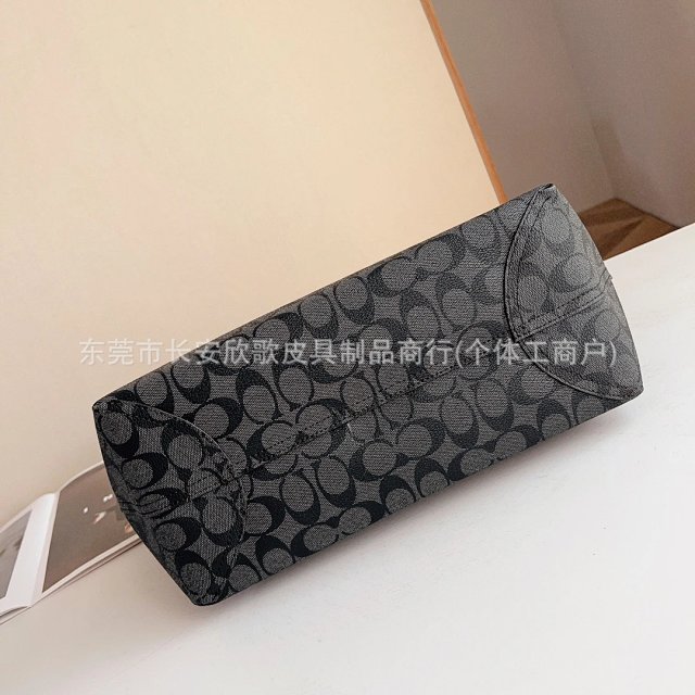 Coach City Tote: seller detail photo 5