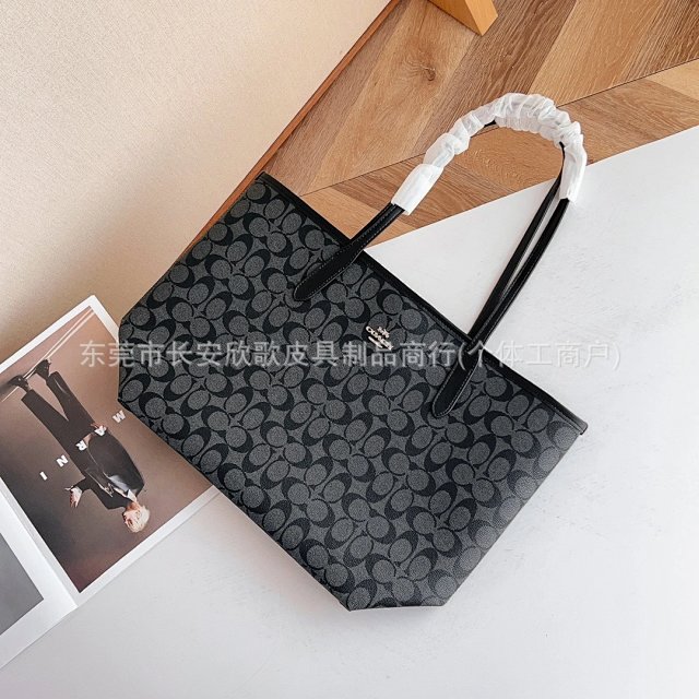 Coach City Tote: seller detail photo 8