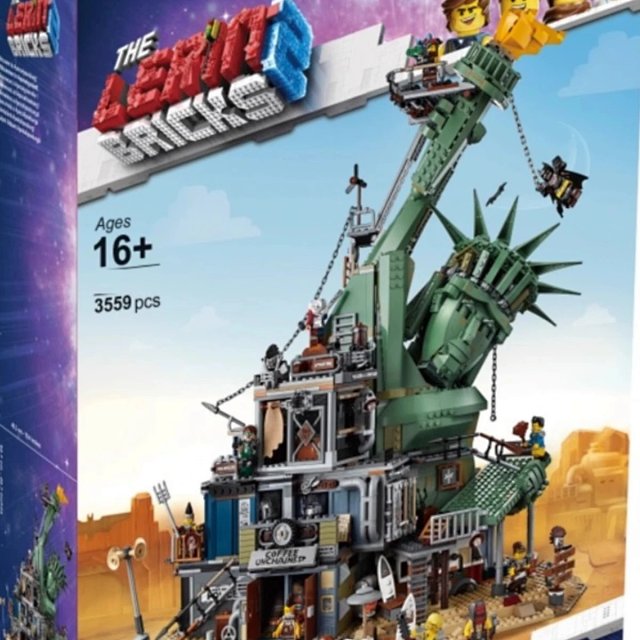 Lego-compatible "Apocalypseburg" Fallen Statue of Liberty building block set: seller detail photo 4