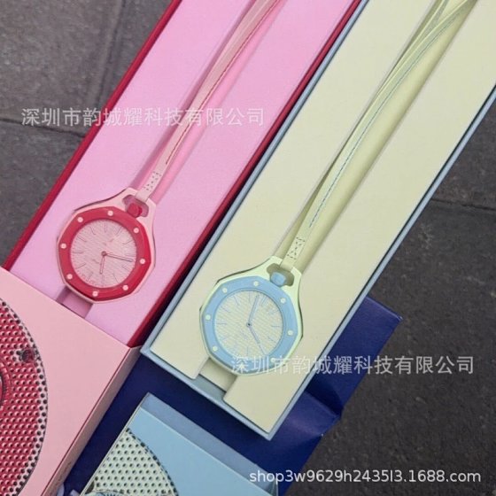 New Light Luxury Quartz Pendant Watch Wholesale Nordic Creative Watch Fashion Art Pendant Watch Collaboration