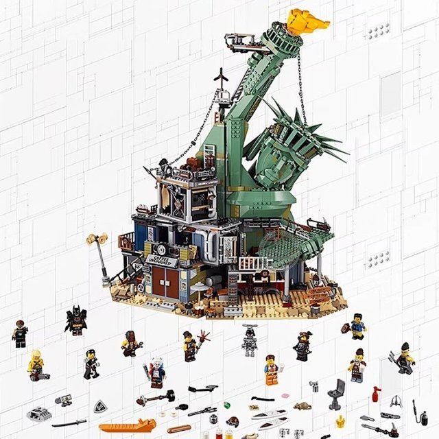 Lego-compatible "Apocalypseburg" Fallen Statue of Liberty building block set: seller detail photo 5