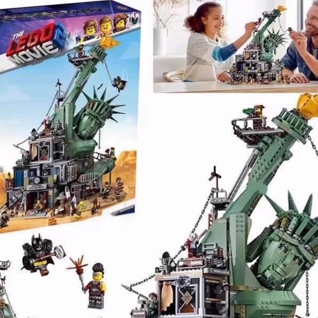 Lego-compatible "Apocalypseburg" Fallen Statue of Liberty building block set: seller detail photo 3