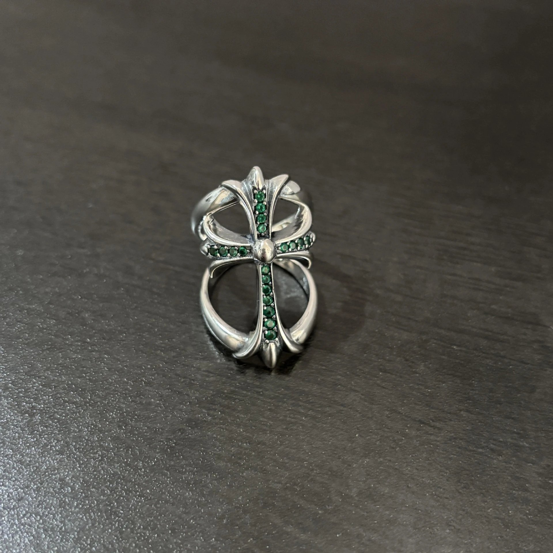 Silver green diamond style