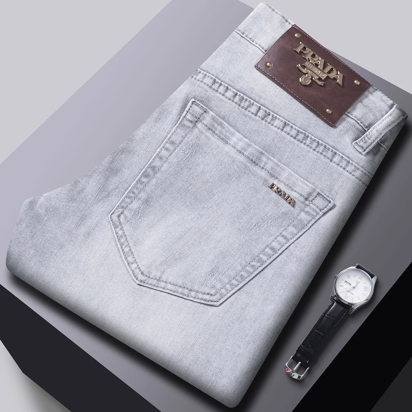 Guangzhou jeans men's Korean version slim fit small foot thin design washed light gray three elevation version European and American pants wholesale