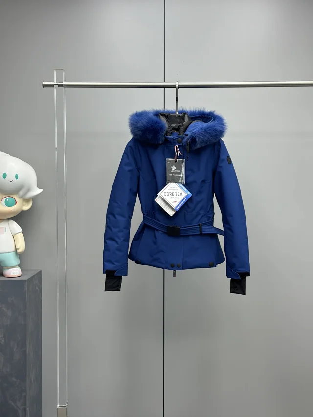 Moncler Down Jackets Fur-Trim Hooded Belted Jacket product detail image 4
