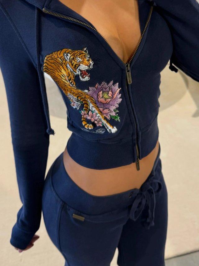 Hidden Cult Suits: seller detail photo 4
