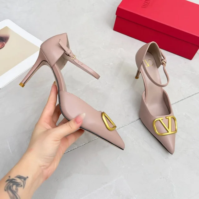 Valentino Garavani High Heels Pointed-Toe Ankle-Strap V-Logo Pumps product detail image 3