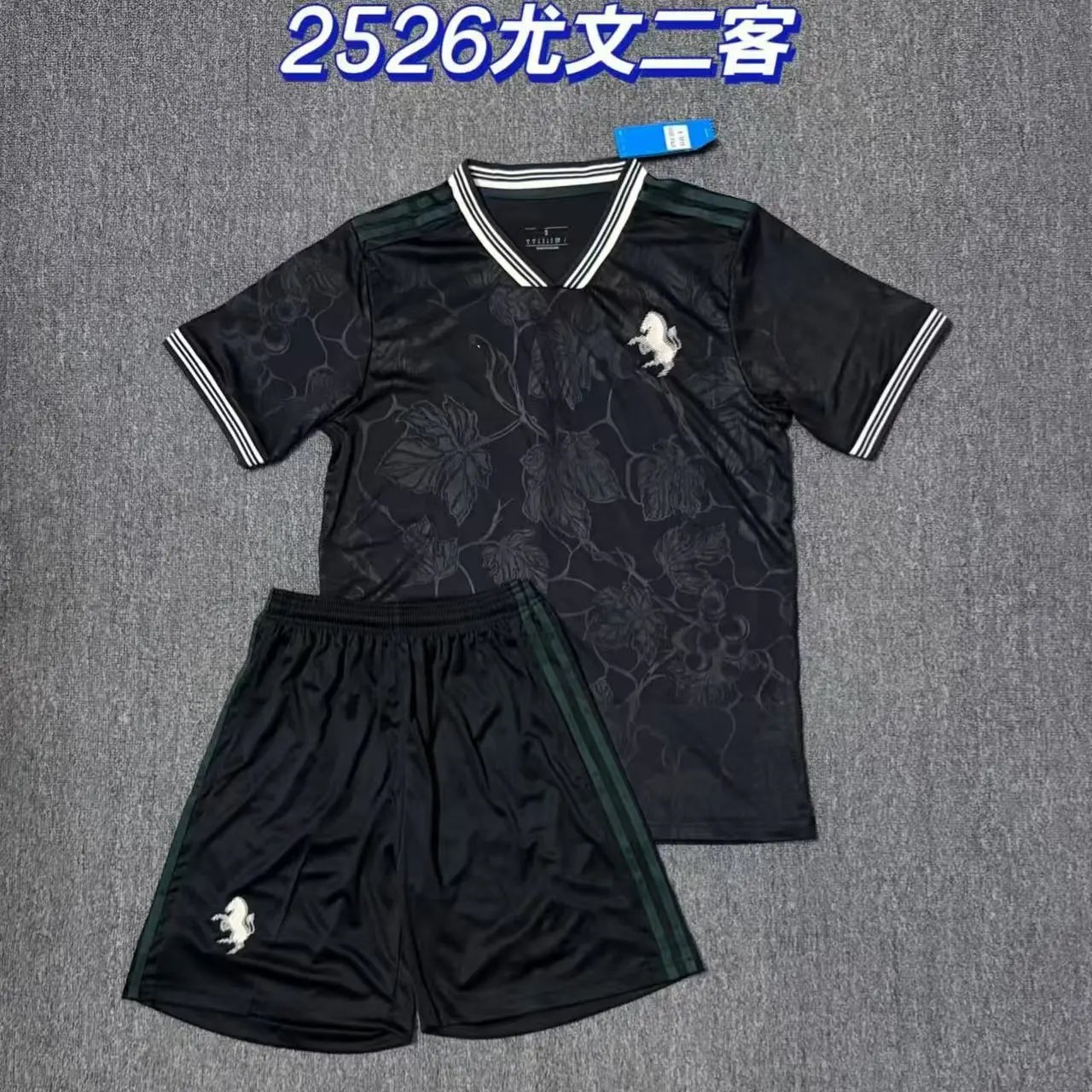 Adidas Football Jerseys Jersey and Shorts Set with Club National Team Crests — 2526 Juve Two-Guest Set