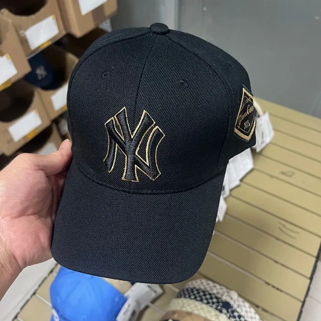 MLB Hats Adjustable curved-brim baseball cap with embroidered New York Yankees logo product detail image 22