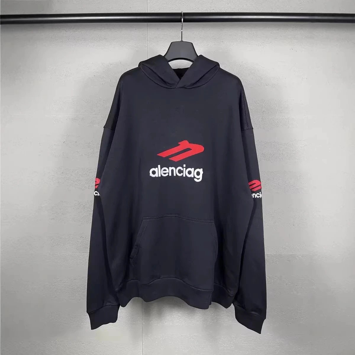 Unbranded Hoodies & Sweatshirts Oversized pullover with graphic prints and kangaroo pockets image 3