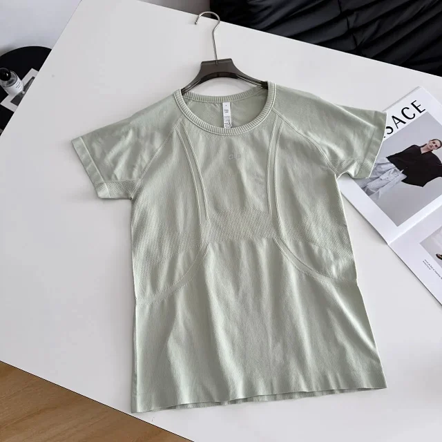 Alo Yoga T-Shirts Seamless Short-Sleeve Crewneck Performance T-Shirt product detail image 8