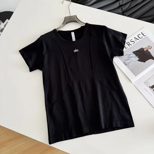 Alo Yoga T-Shirts Seamless Short-Sleeve Crewneck Performance T-Shirt product detail image 3