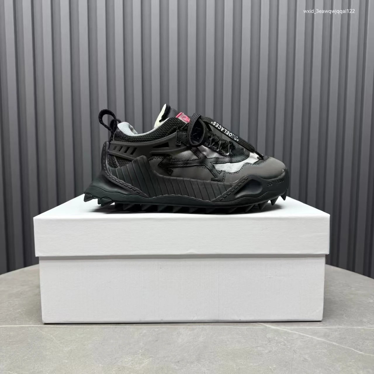 Black Mesh Chunky Sn