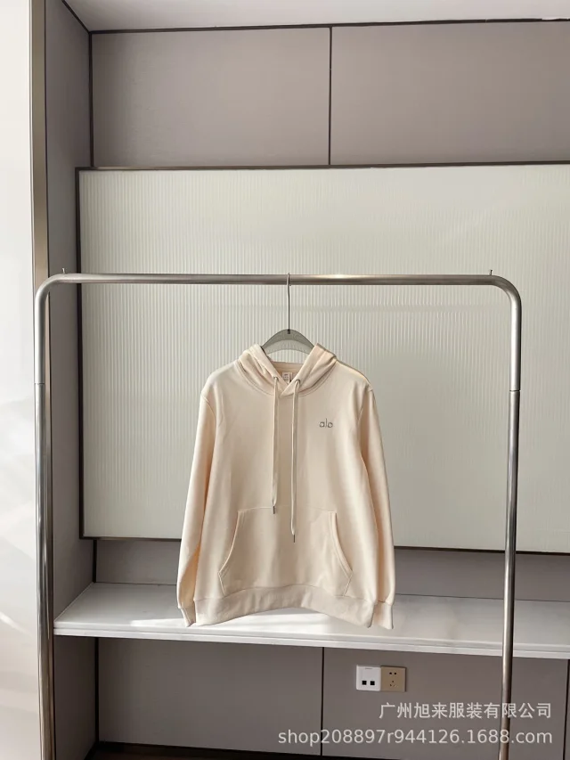 Alo Yoga Hoodies & Sweatshirts Pullover Hoodie with Kangaroo Pocket product detail image 3