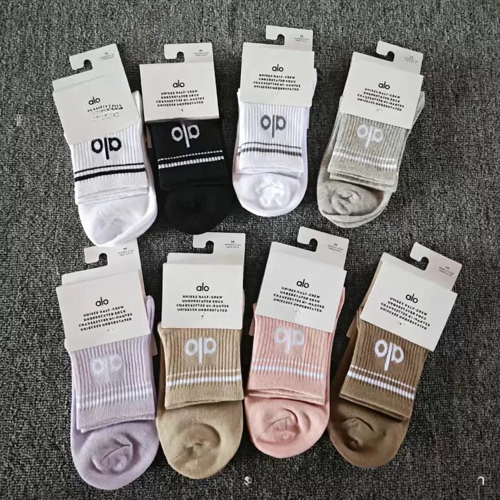 Alo Socks Unisex Half-Crew Understated Sock image 3