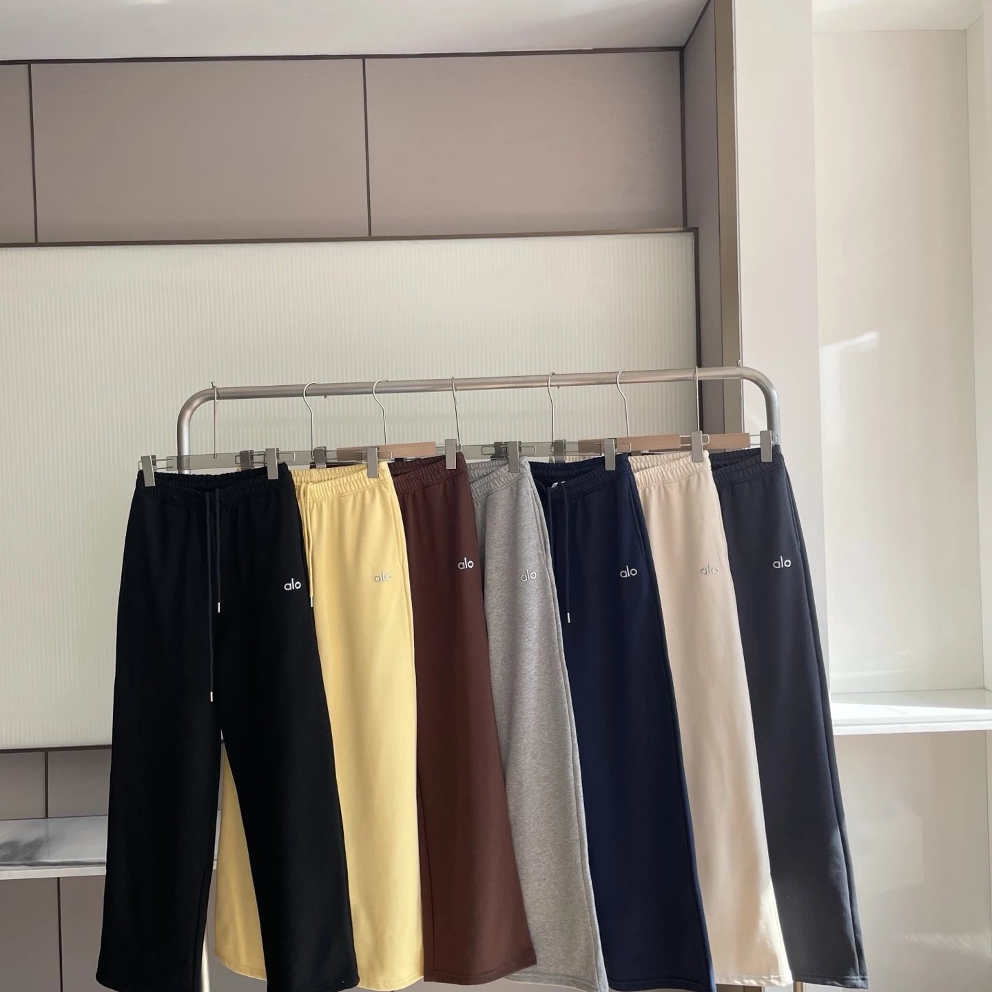 Alo Yoga Sweatpants 