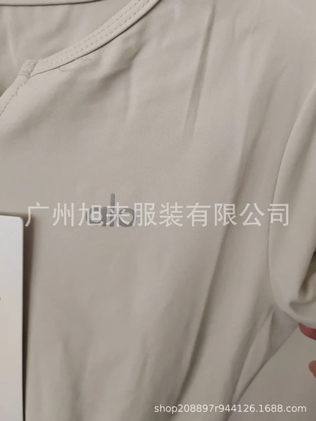 Alo Yoga T-Shirts Short-Sleeve Henley T-Shirt product detail image 6