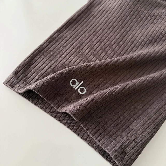 Alo Vests Ribbed Scoop-Neck Tank Top product detail image 7