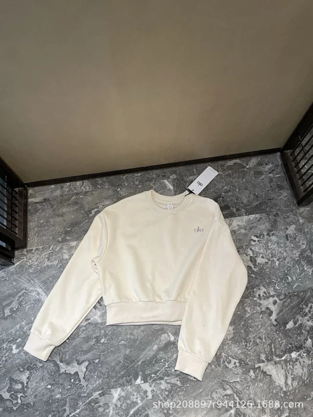 Alo Hoodies & Sweatshirts Cropped crewneck sweatshirt with embroidered chest logo product detail image 9