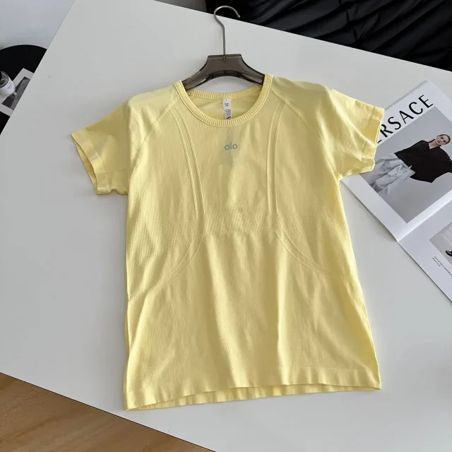 Alo Yoga T-Shirts Seamless Short-Sleeve Crewneck Performance T-Shirt product detail image 5