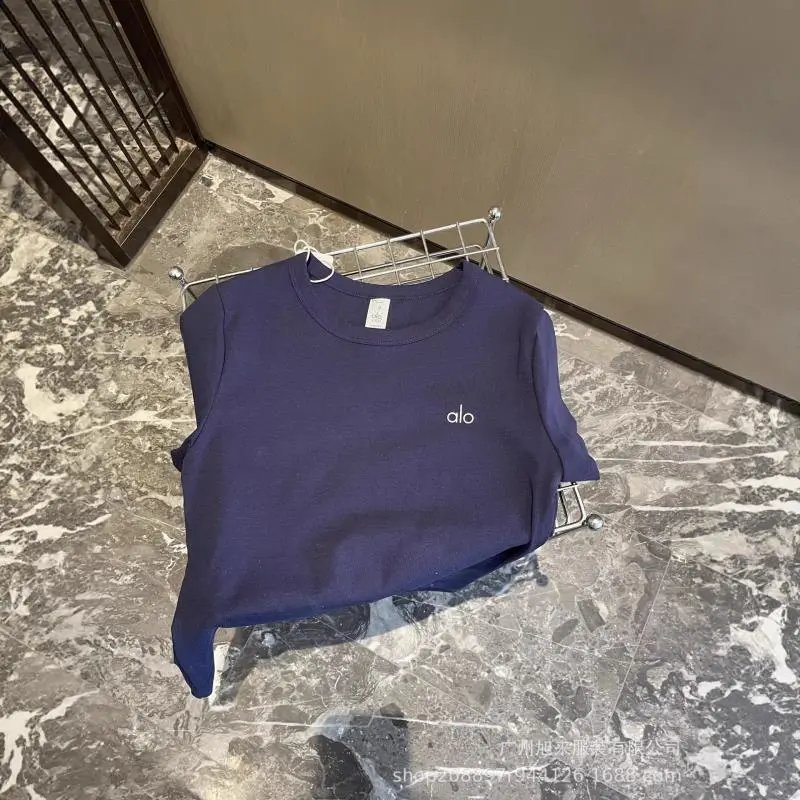 Alo Yoga T-Shirts Fitted Crewneck Short-Sleeve T-Shirt image 3