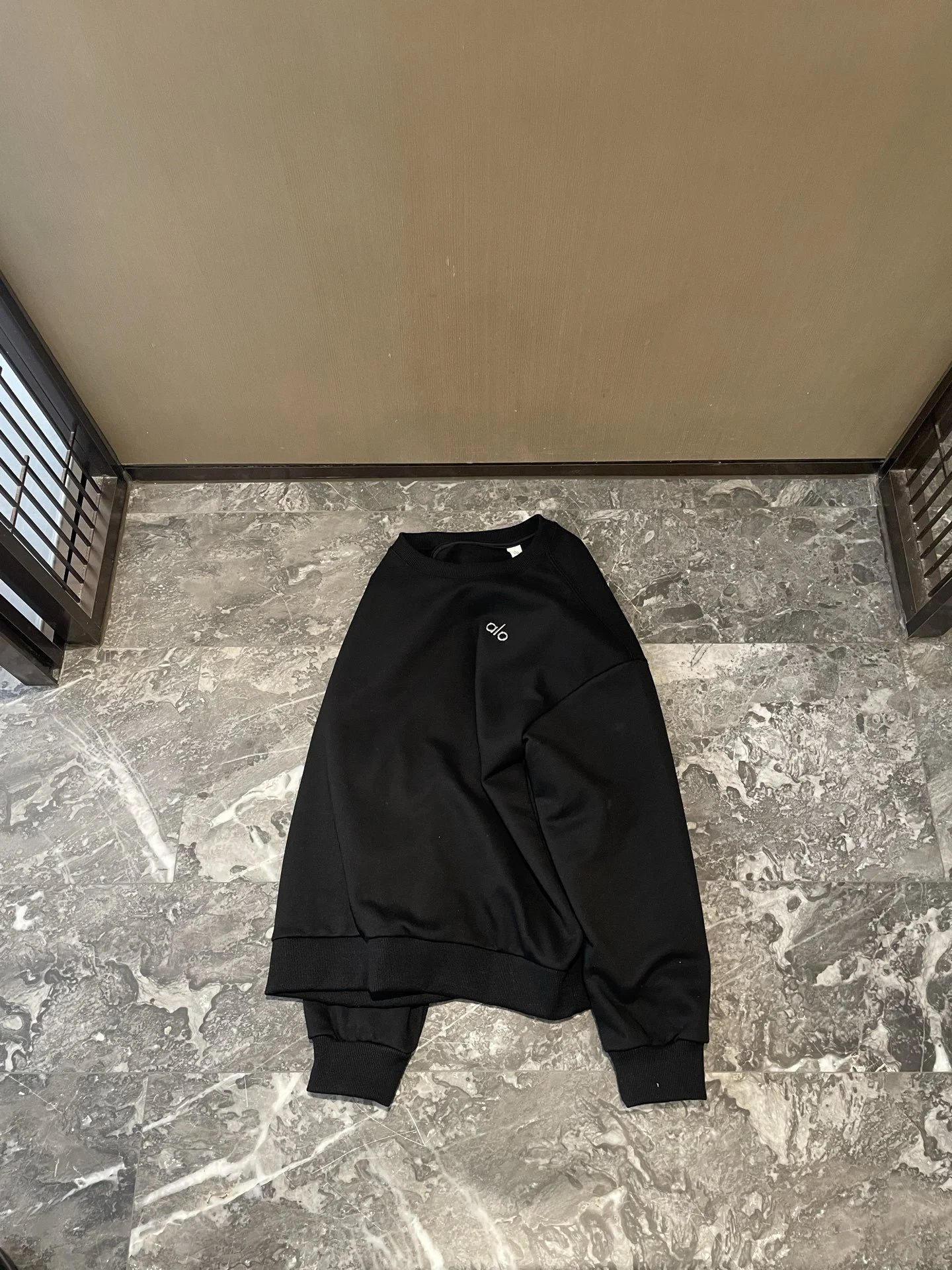 Alo Essential Crewneck Navy Sweatshirt Sweater - 8
