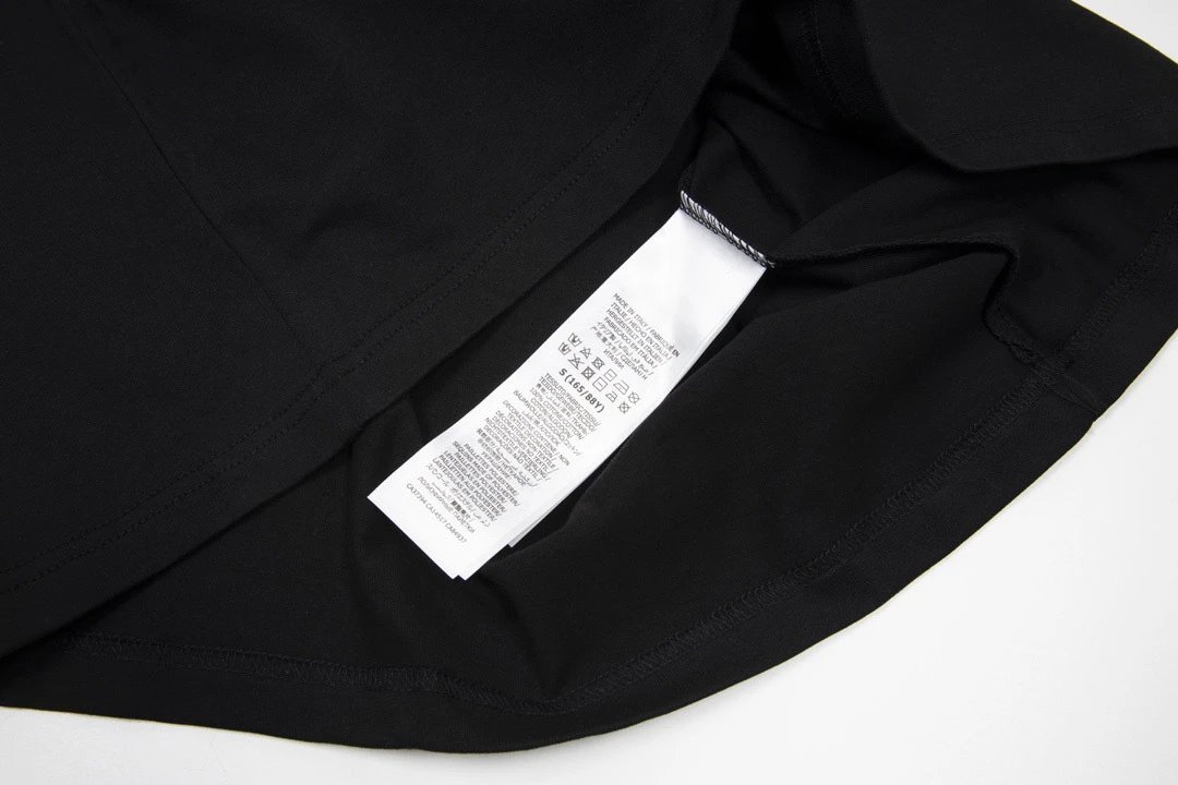 Gucci GUGU x The North Face Graphic Print Black T-Shirt T-Shirts - 18