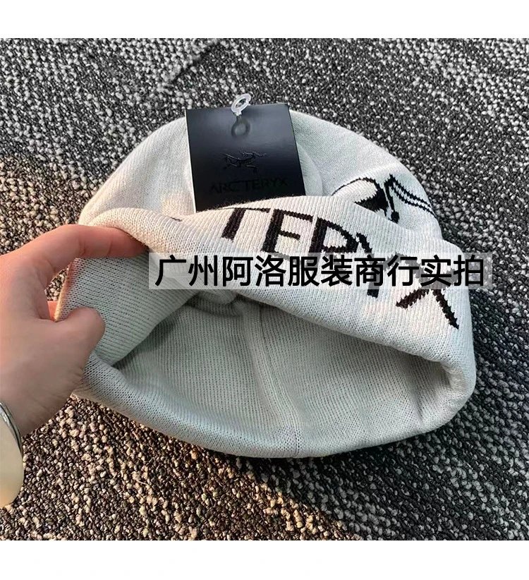 Arc'teryx Logo Beanie Black - 8