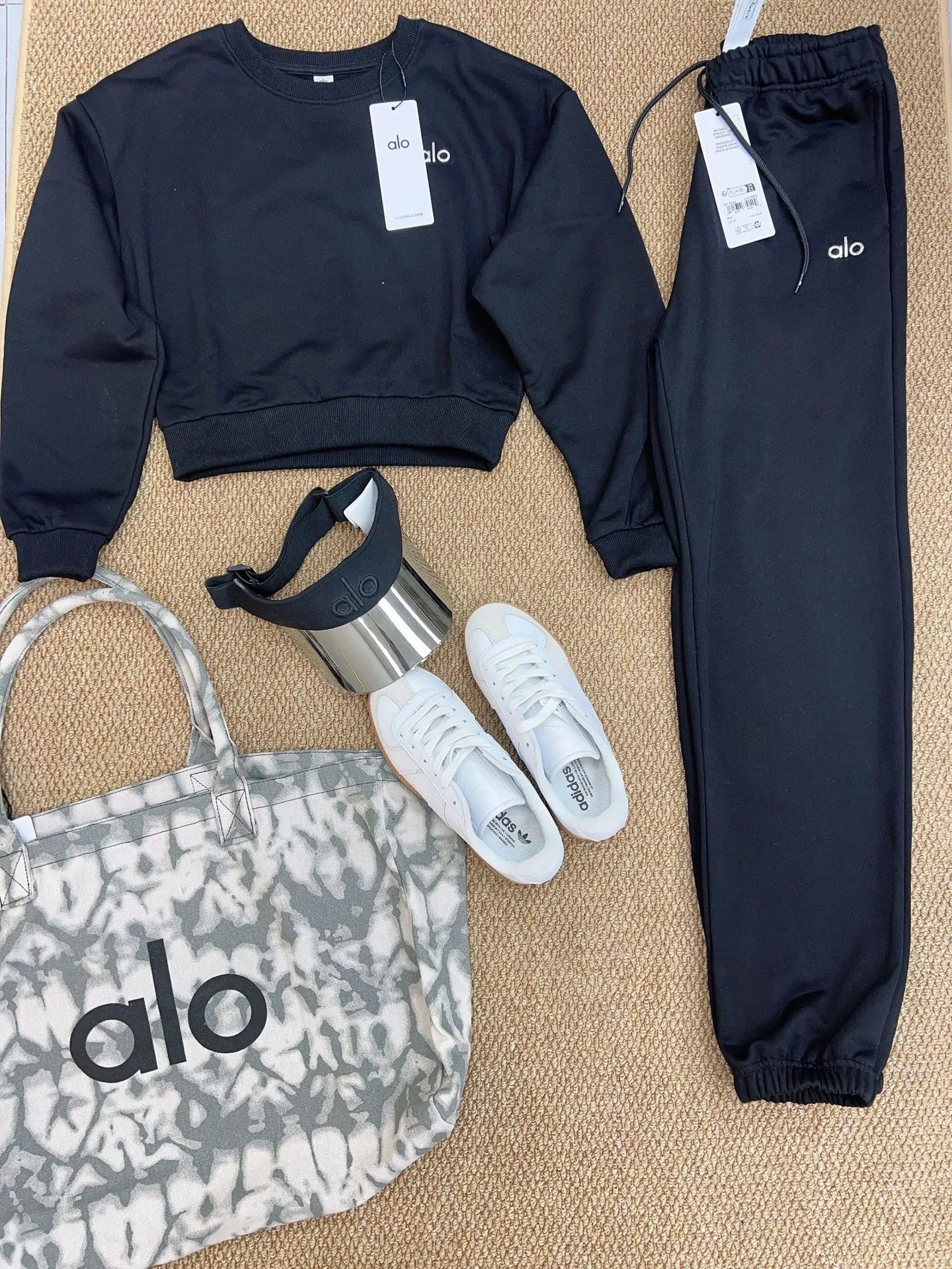 Alo Yoga Cropped Sweatshirt and Joggers Set Sky Blue Activewear Set - 23
