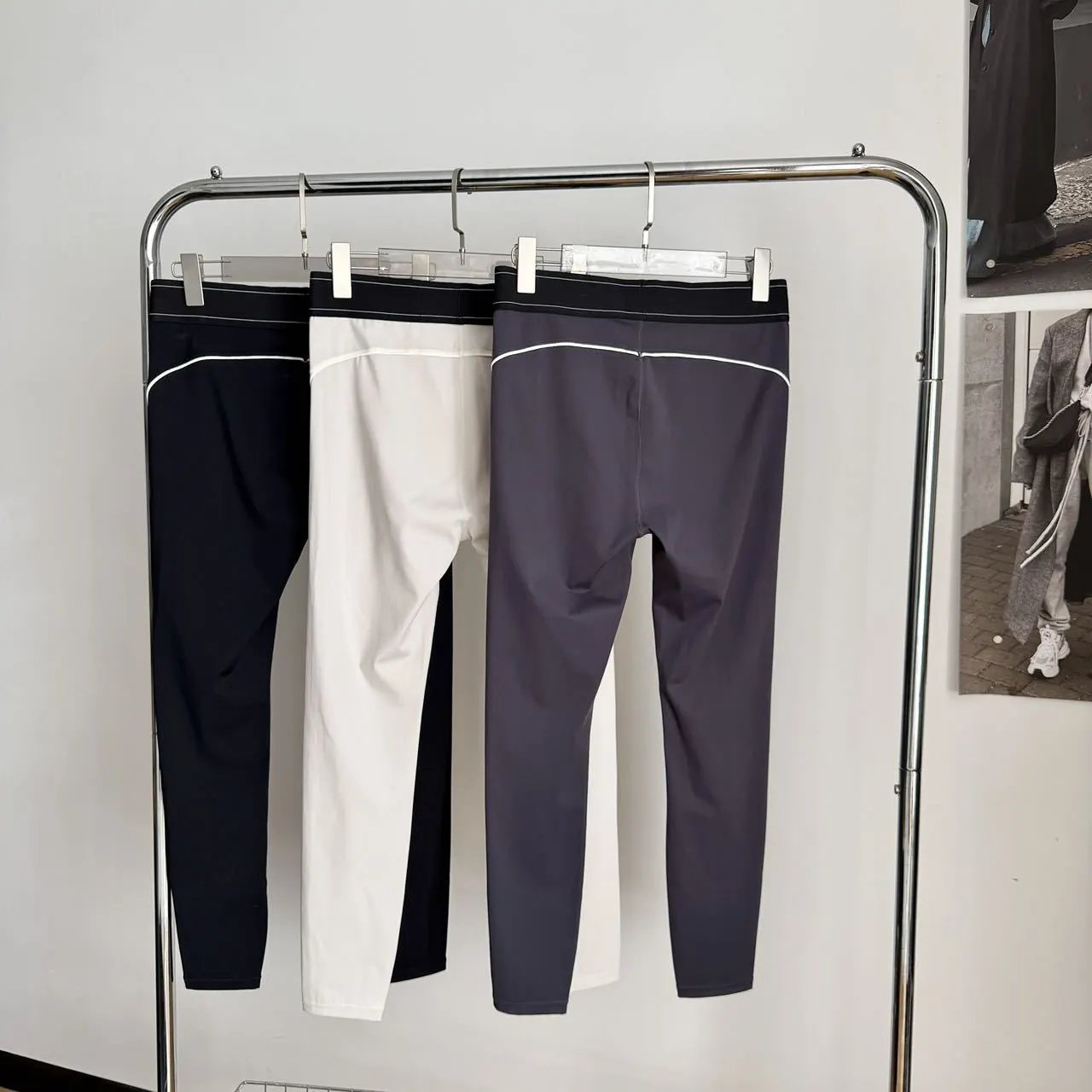 Design High-Waist Contrast-Trim Leggings in Black, White, and Charcoal - 4