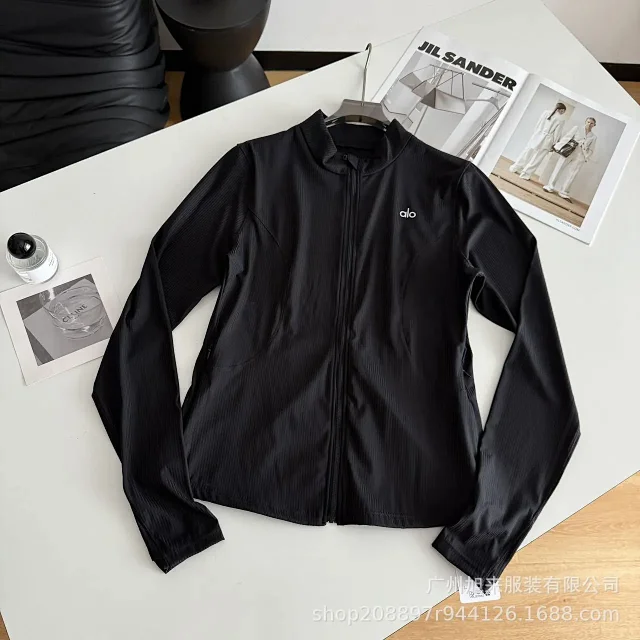 Alo Jackets Ribbed mock-neck zip-up jacket product detail image 4