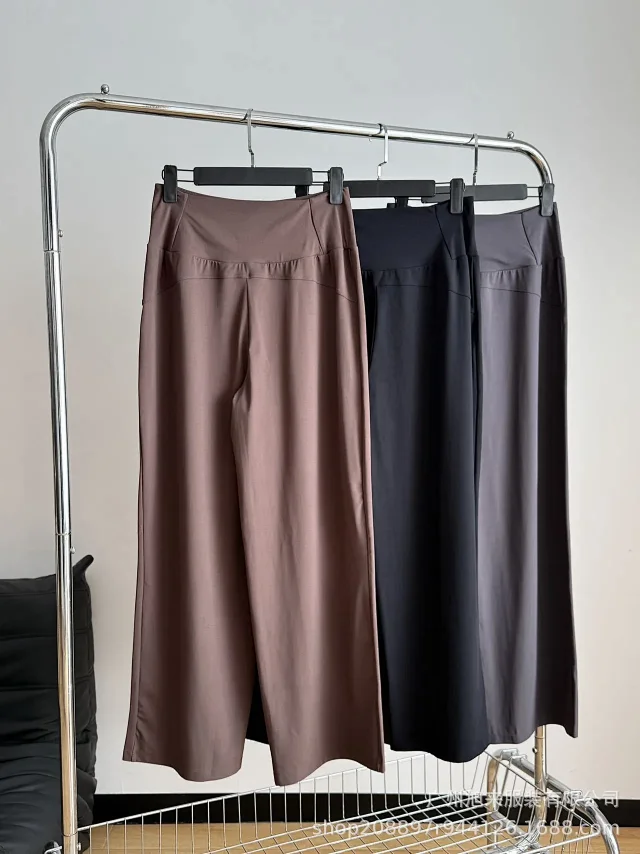 Alo Yoga Trousers High-Waisted Wide-Leg product detail image 3