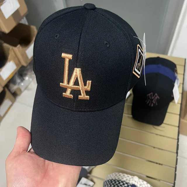 MLB Hats Adjustable curved-brim baseball cap with embroidered New York Yankees logo product detail image 25