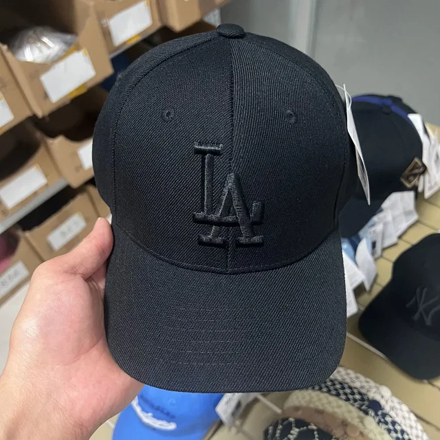 MLB Hats Adjustable curved-brim baseball cap with embroidered New York Yankees logo product detail image 35