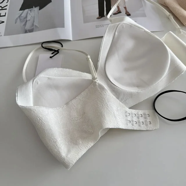 Alo Underwear Lace Padded Bralette product detail image 3