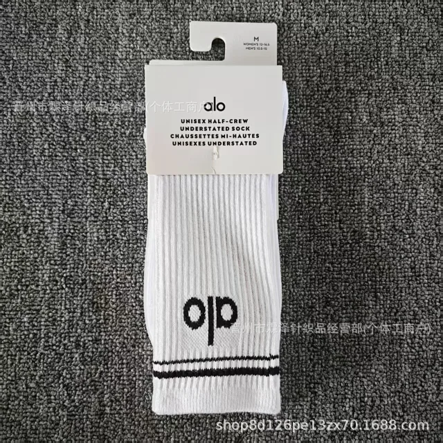 Alo Socks Unisex Half-Crew Understated Sock product detail image 8