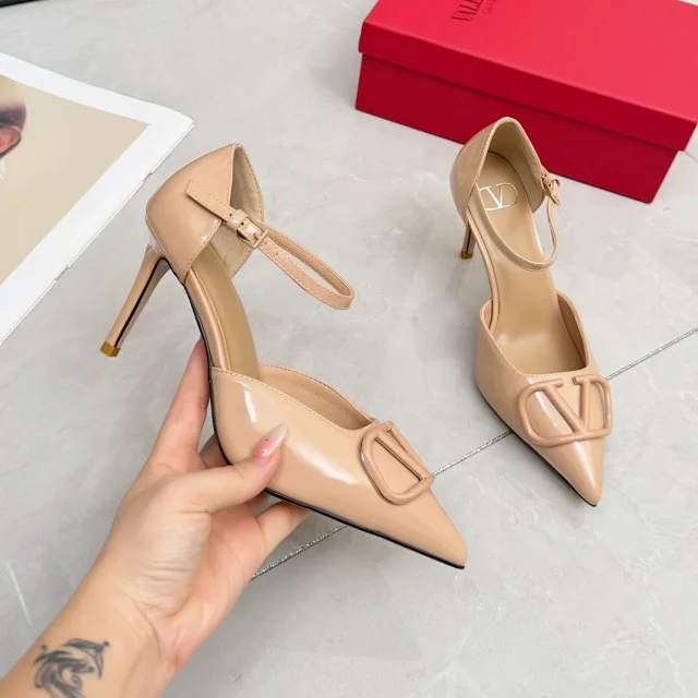 Valentino Garavani High Heels Pointed-Toe Ankle-Strap V-Logo Pumps product detail image 1