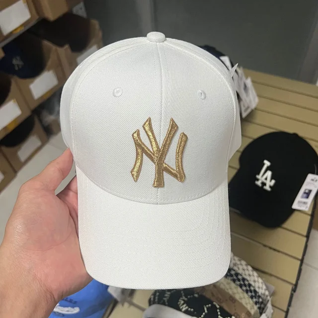 MLB Hats Adjustable curved-brim baseball cap with embroidered New York Yankees logo product detail image 28