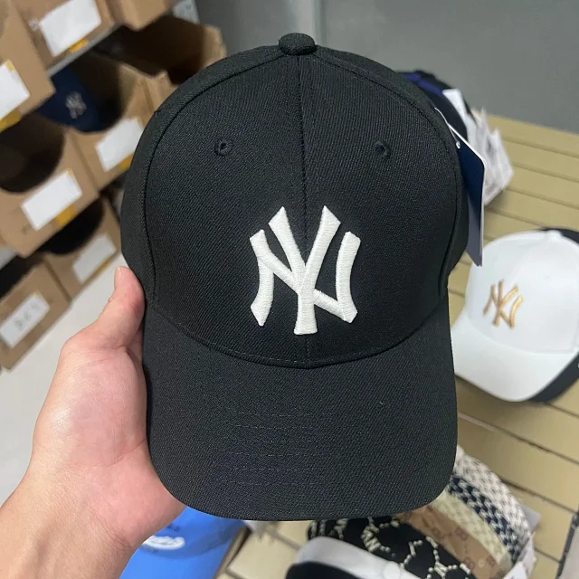 MLB Hats Adjustable curved-brim baseball cap with embroidered New York Yankees logo product detail image 36