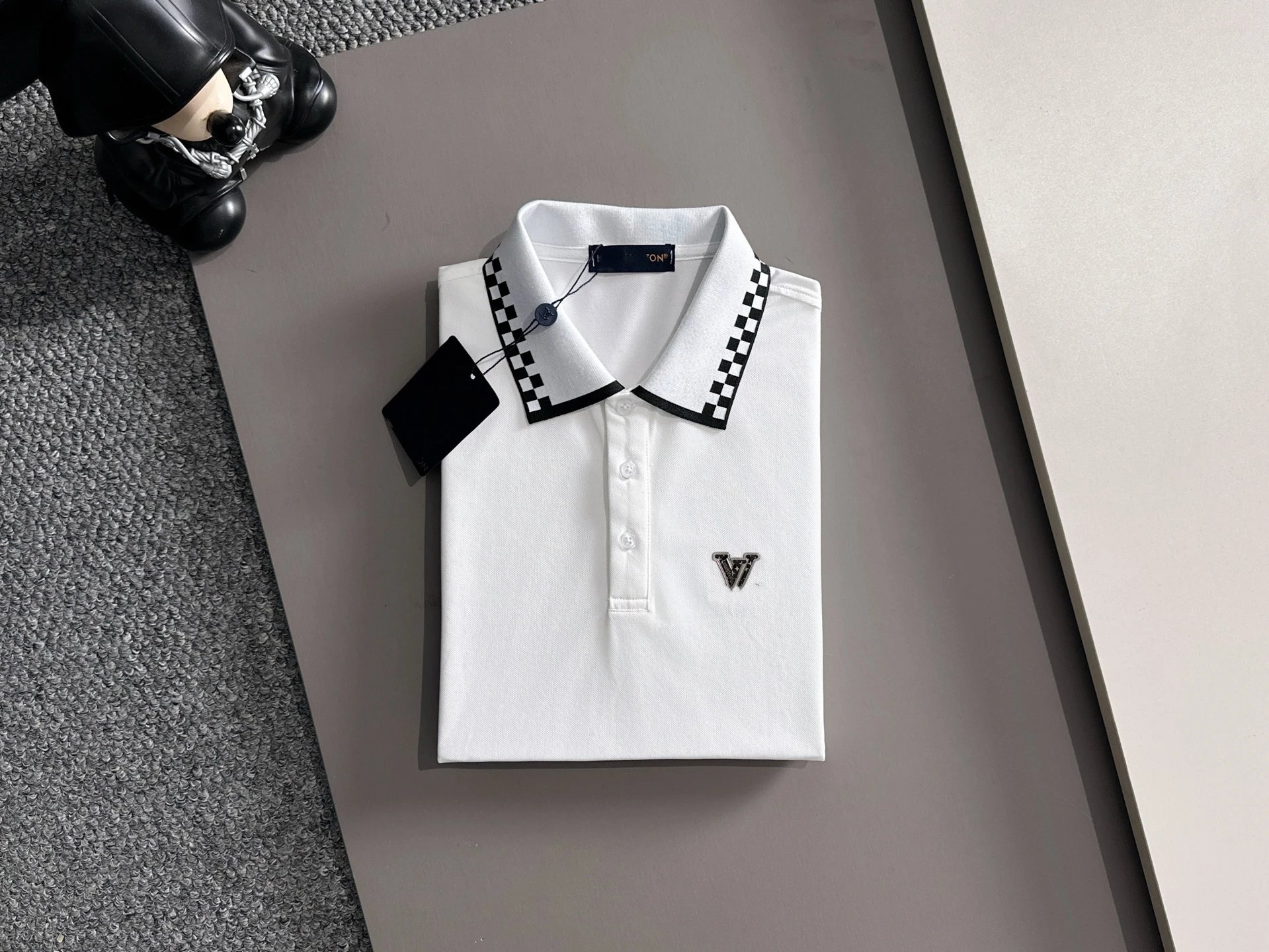 Off-White Polo Shirt White with Black Contrast Collar and Tape Detail Tops Polo - 4