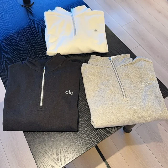 Alo Hoodies & Sweatshirts Quarter-Zip Mock-Neck Sweatshirt product detail image 3