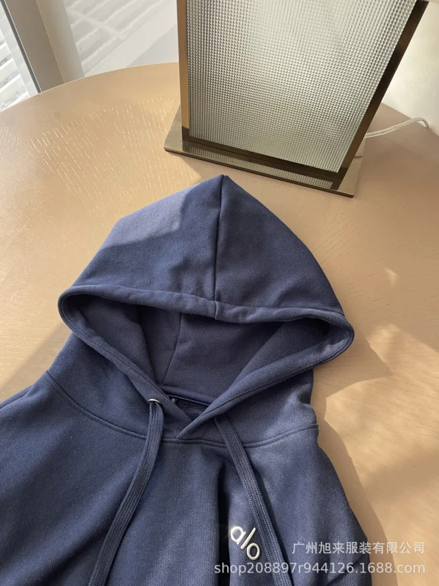 Alo Yoga Hoodies & Sweatshirts Pullover Hoodie with Kangaroo Pocket product detail image 9