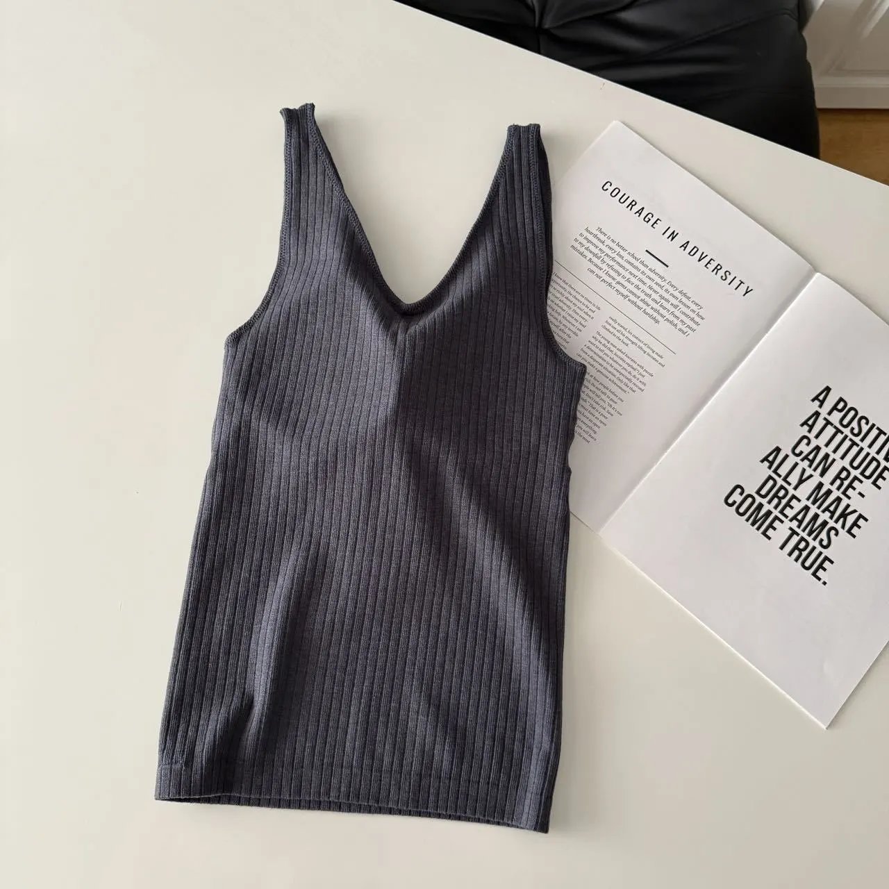 Alo Ribbed V-Neck Tank Top Mauve Brown Vest Top - 6