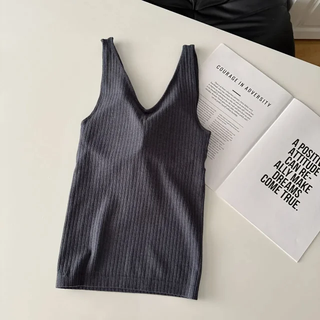 Alo Vests Ribbed Scoop-Neck Tank Top product detail image 6
