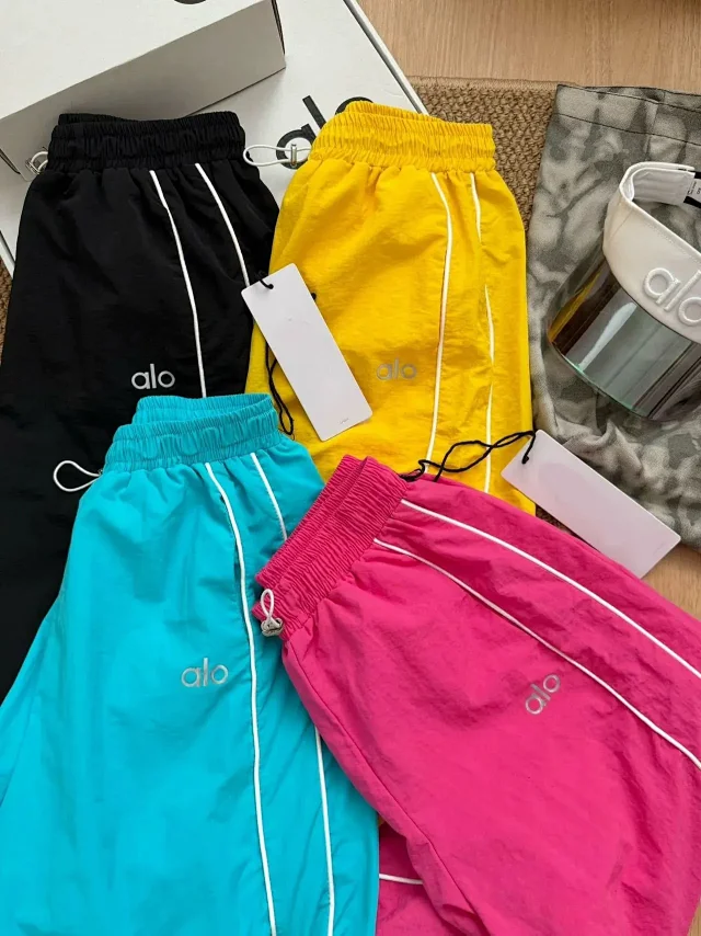 Alo Trousers Loose-fit drawstring with contrast piping product detail image 6