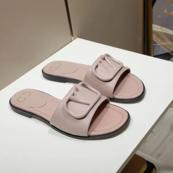 Valentino Garavani Rockstud Flat Slide Sandals Dusty Pink Slippers - 1