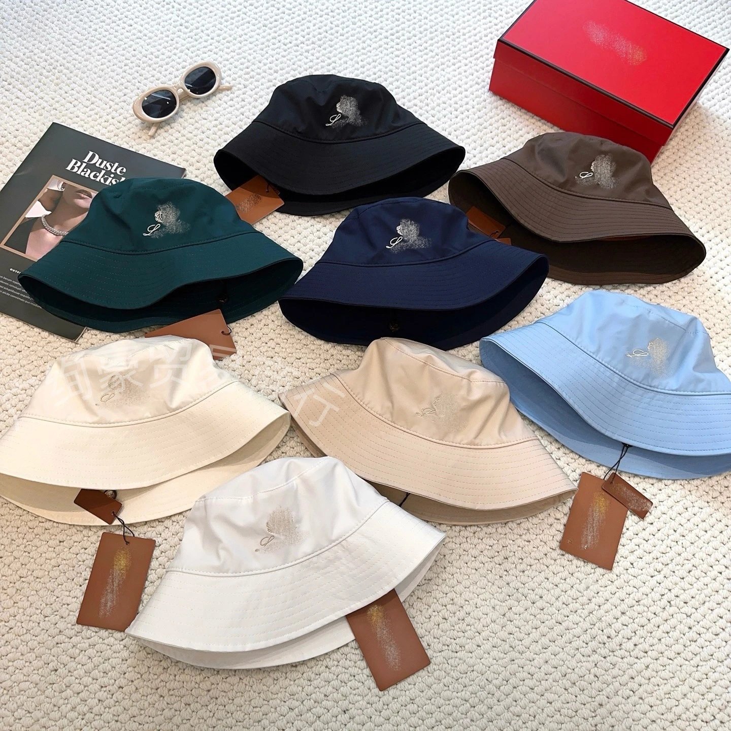 Loewe Bucket Hat White with Gold Embroidery - 3