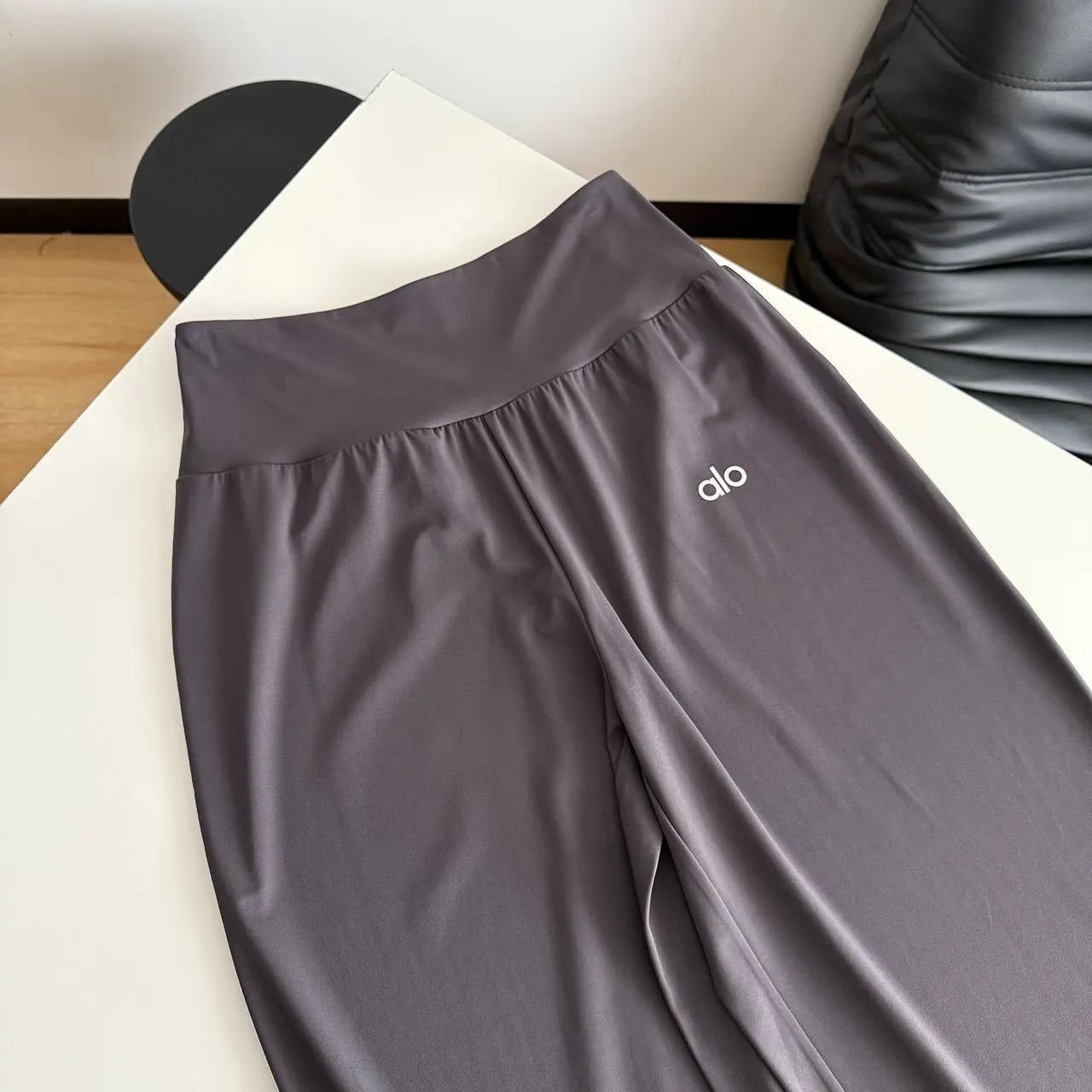Alo Yoga Wide-Leg Lounge Pants Black - 8